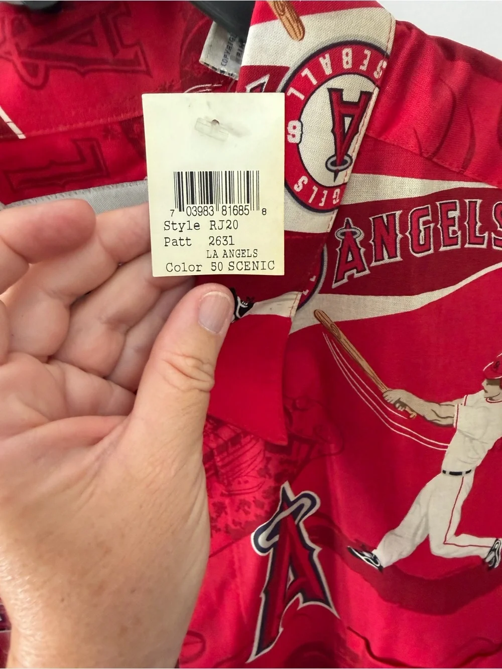 Genuine Merchandise Los Angeles Angels Red Graphic Button-Up Shirt